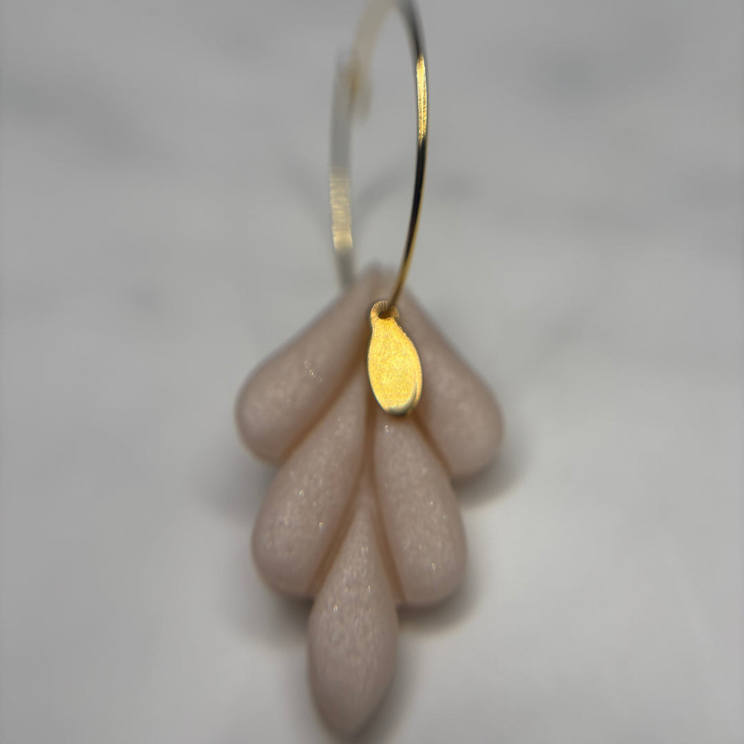 Bloomdrop oorbellen – Bloom design met stalen druppel