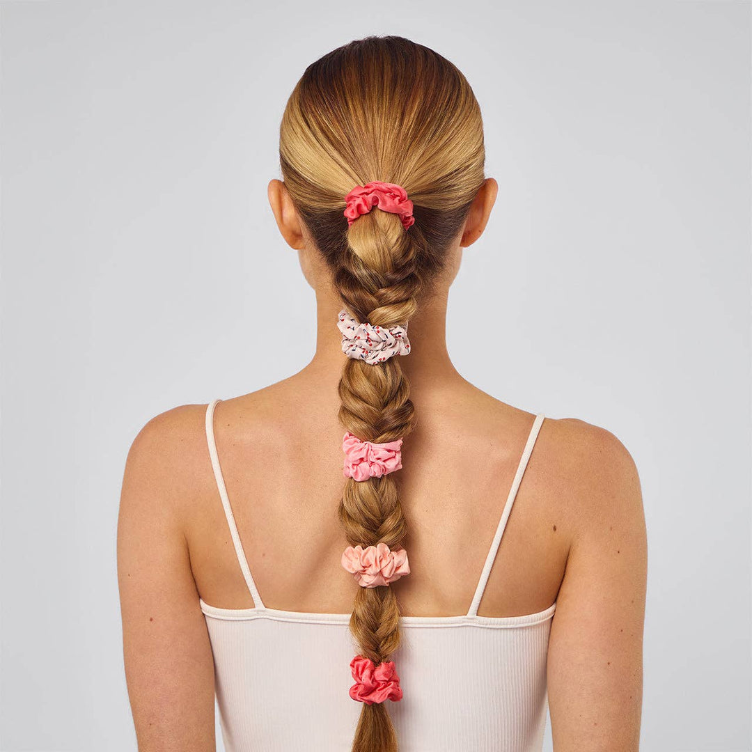 KITSCH – Ruched Satin Scrunchies (5 stuks) – Cherry Blossom