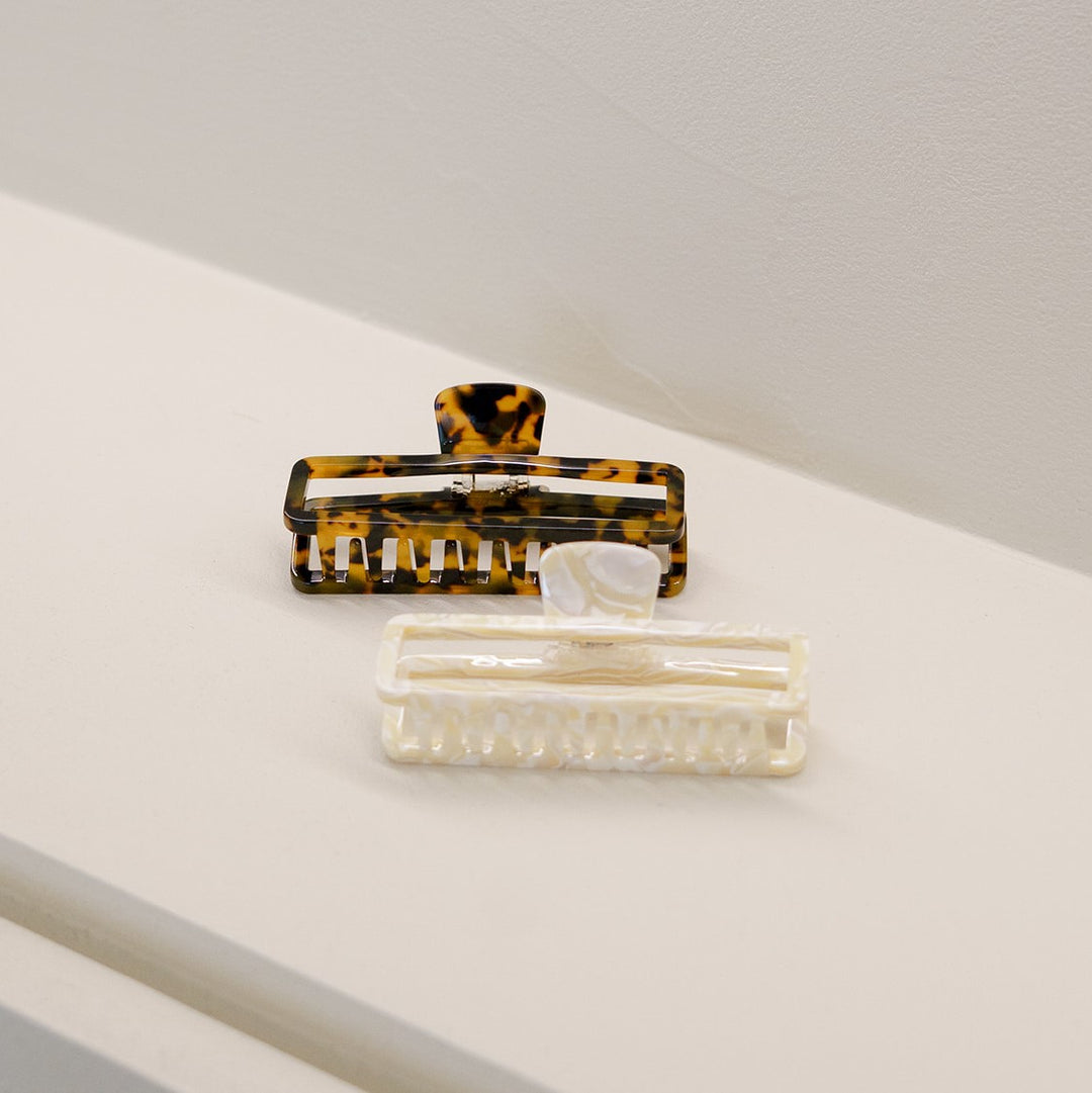Amélie – Grote Marmeren clip in tortoise and white; stylish hair accessories for elegant hairstyles.