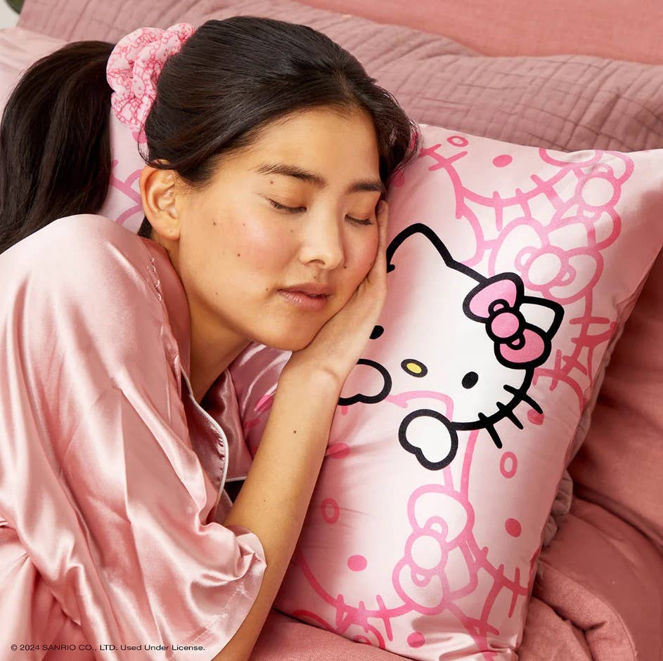 KITSCH – Hello Kitty x Kitsch Set met Satijnen Kussensloop & Kussen