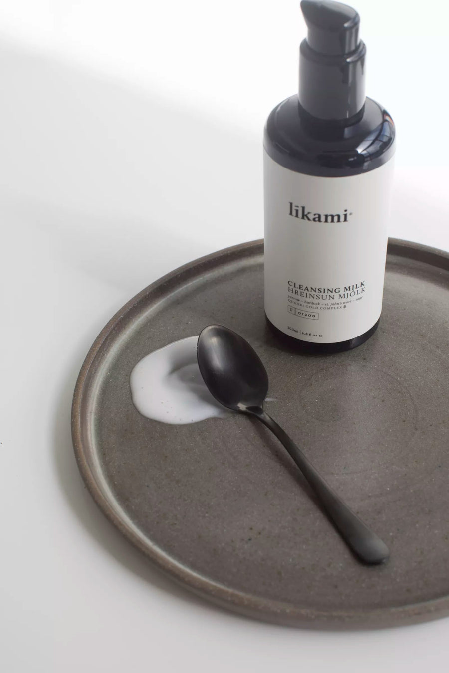 Líkami Cleansing Milk – Hydraterende Gezichtsreiniger | 200 ml - Blossoms Beauty