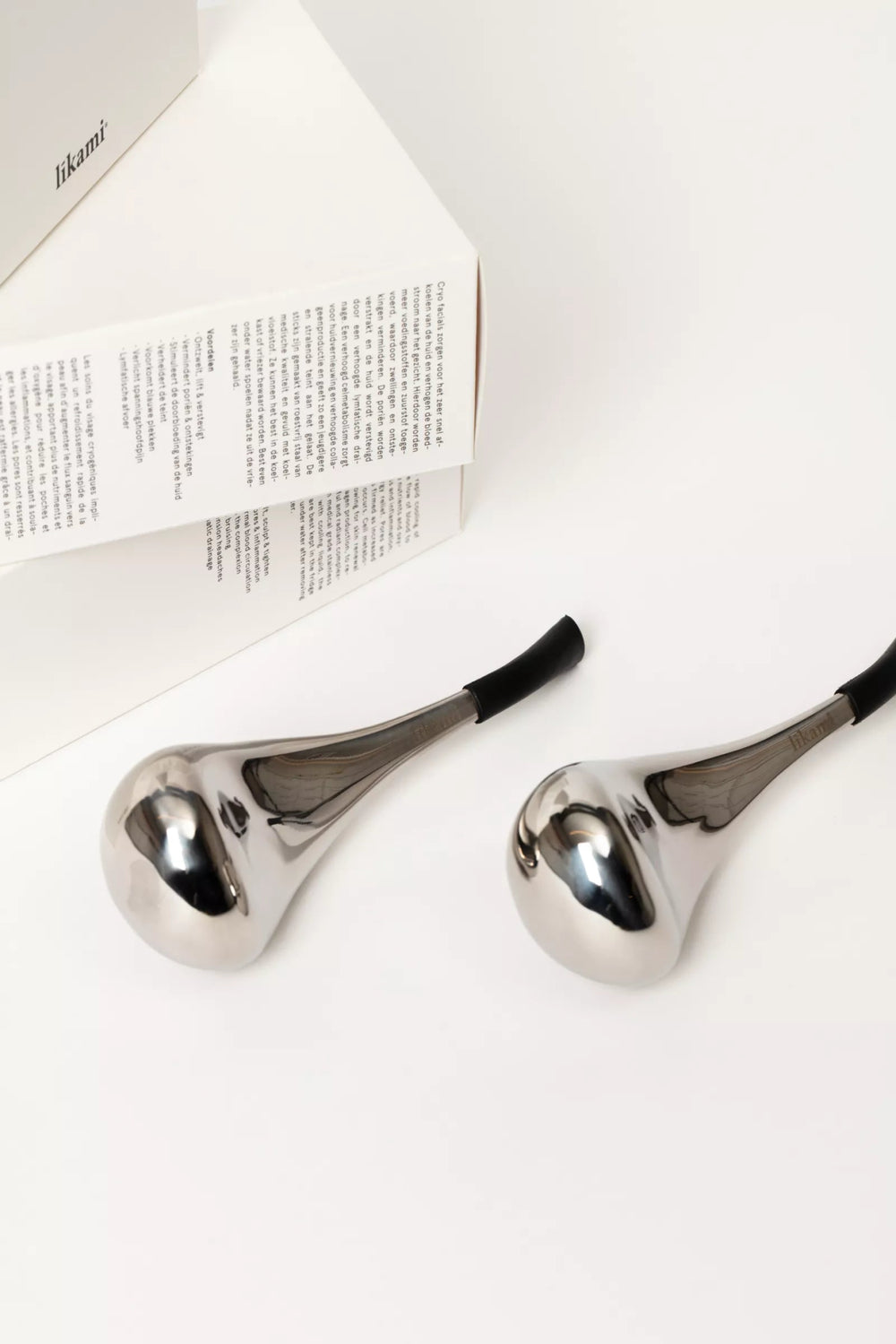 Líkami Cryo Ice Sticks – Verkoelende massage tools voor een stralende huid | Set van 2 - Blossoms Beauty